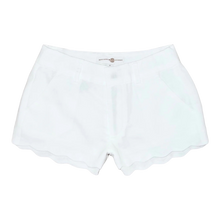 Load image into Gallery viewer, Sandlapper Scalloped Shorts – Wentworth White Linen